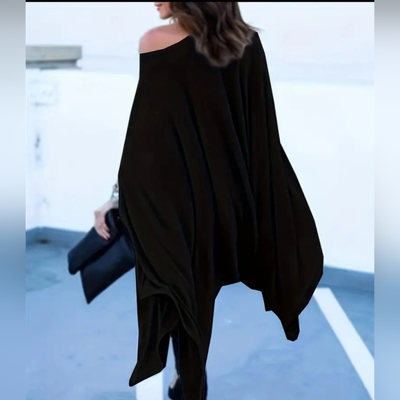 Black Boho Irregular Hem Poncho Blouse - Picture 3 of 5